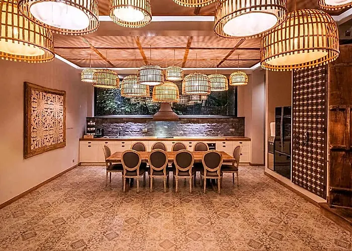 Serene Garden - Luxury Serviced Pool 酒店